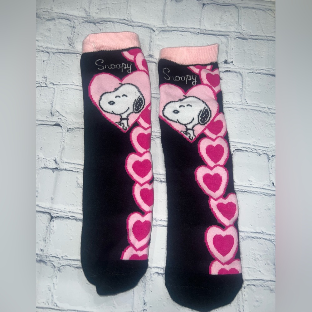 Peanuts Snoopy Pink and Black Heart Leg Warmers